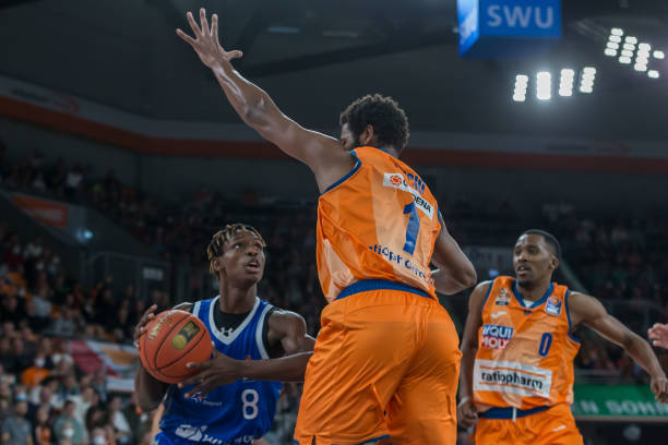 望借助他出 望借助他出